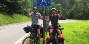 Beitragsbild des Blogbeitrags Cross Alps: Zwei Studenten treten in die Pedale 