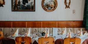 Beitragsbild des Blogbeitrags „Unser Wellnessbereich ist die Natur“: der Alpengasthof Praxmar