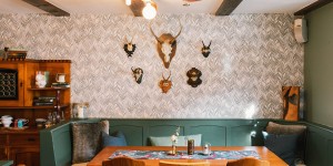 Beitragsbild des Blogbeitrags „Restaurants on the Edge“ – Von Pettneu ins Netflix-Universum