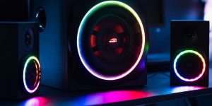 Beitragsbild des Blogbeitrags Speedlink präsentiert sein beliebtes Gravity Subwoofer System in neuer Optik