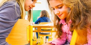 Beitragsbild des Blogbeitrags Schulkinder und Smartphones: eine Herausforderung für Kids und Eltern 