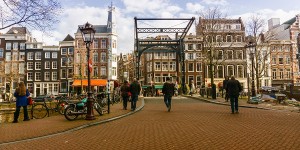 Beitragsbild des Blogbeitrags Amsterdam an einem Wochenende – der unverzichtbare City-Guide