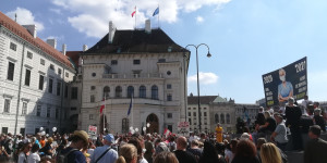 Beitragsbild des Blogbeitrags Das große Zurückrudern: Impfpflicht ade in Österreich #gesundheit #gesellschaft
