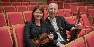 Beitragsbild des Blogbeitrags Vater und Tochter spielen Mozart bei Sinfonia Christkönig 