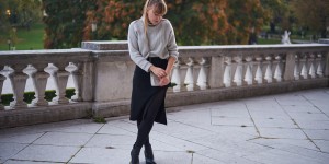 Beitragsbild des Blogbeitrags Outfit: Kuscheliger Herbstpullover mit highwaisted Bleistiftrock & Acne Boots