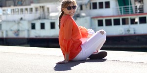 Beitragsbild des Blogbeitrags Outfit: Ripped Jeans aka. Orange is the new Black