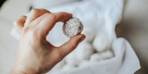 Beitragsbild des Blogbeitrags Raw Cashew Power Bites
