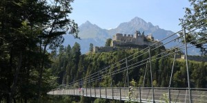 Beitragsbild des Blogbeitrags Die längste Hängebrücke der Welt im TibetStyle – Sommerausflug zur highline179 