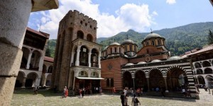 Beitragsbild des Blogbeitrags Bulgarien Sehenswürdigkeiten abseits vom Goldstrand und Sonnenstrand 