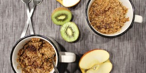 Beitragsbild des Blogbeitrags Kiwi-Apfel Crumble im Häferl