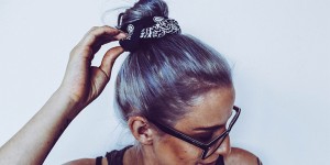 Beitragsbild des Blogbeitrags Easy Bandana Frisuren für lange Haare 