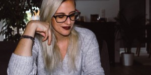 Beitragsbild des Blogbeitrags #RealTalk: Ab wann darf man wieder glücklich sein?